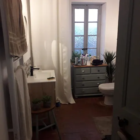 Сasa de vacaciones Maison Rose, centre Capestang, Canal du Midi 1 min, jardin privé ombragé, chambres climatisées Capestang
