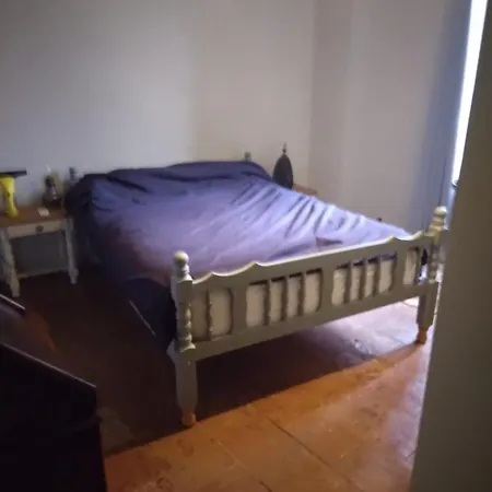 Maison Rose, centre Capestang, Canal du Midi 1 min, jardin privé ombragé, chambres climatisées Сasa de vacaciones Capestang